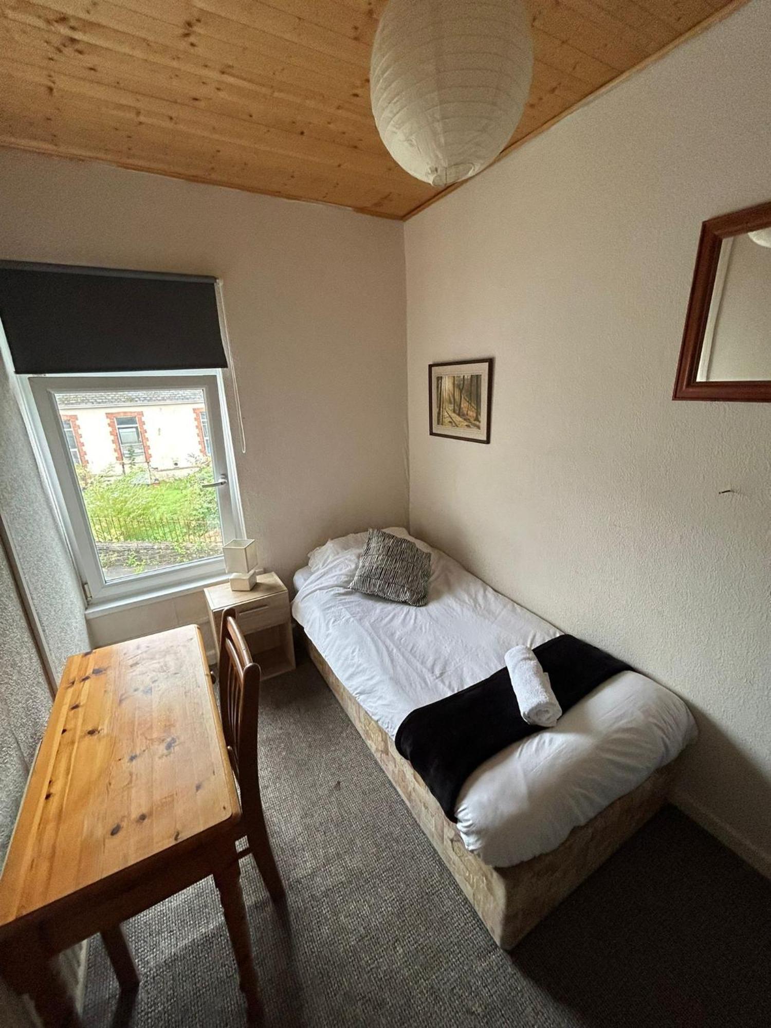 Hotel Hill Breeze House Merthyr Tydfil Exterior foto